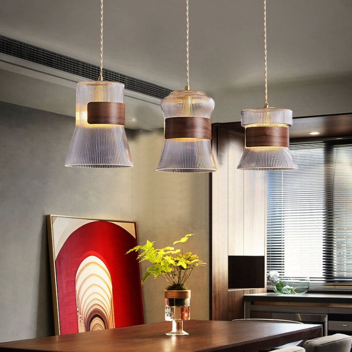 Forme de tasse rétro contemporaine en verre cannelé en laiton bois 1 - Suspension lumineuse pour le salon 