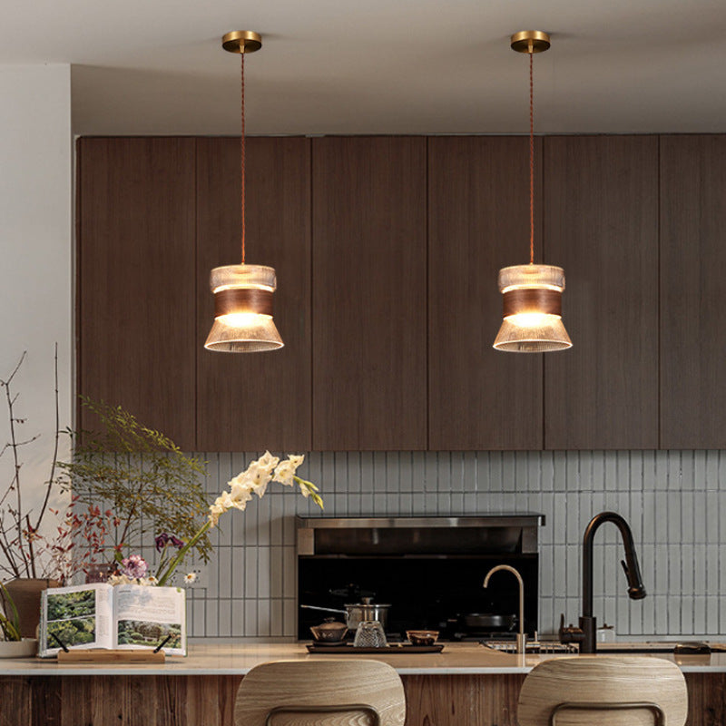 Forme de tasse rétro contemporaine en verre cannelé en laiton bois 1 - Suspension lumineuse pour le salon 