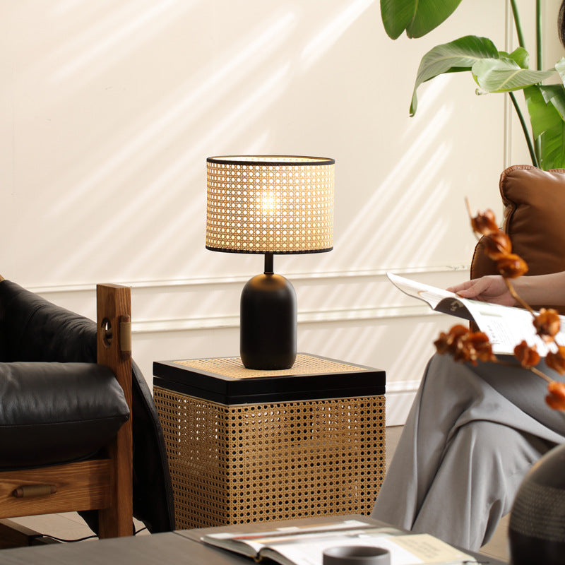 Zeitgenössische Retro Massivholz Metall Stoff Zylinder Gedruckt Blume 1-Licht Tischlampe Für Schlafzimmer 