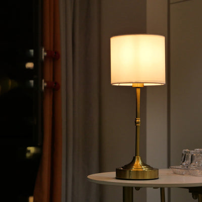 Moderne minimalistische Zylinderform Stoffeisen 1-Licht Tischlampe für das Schlafzimmer 