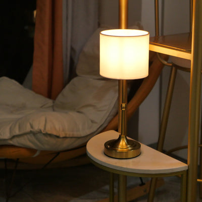 Moderne minimalistische Zylinderform Stoffeisen 1-Licht Tischlampe für das Schlafzimmer 