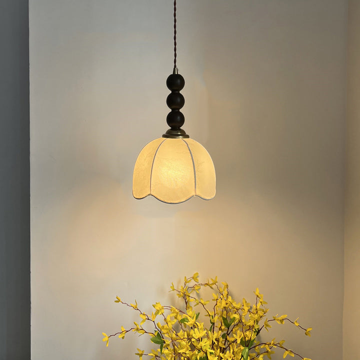 Suspension lumineuse à 1 ampoule en tissu pétale rétro contemporain et boule en bois pour le salon 