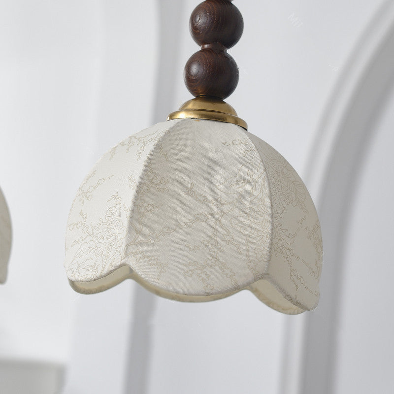 Suspension lumineuse à 1 ampoule en tissu pétale rétro contemporain et boule en bois pour le salon 