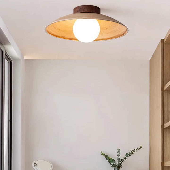 Traditionelle japanische Faux-Holzmaserung fliegende Untertassenform Eisen Glas 1-Licht Semi-Flush Deckenleuchte für Wohnzimmer 