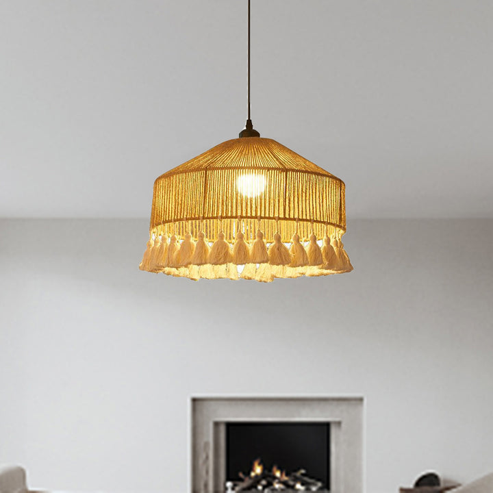 Suspension lumineuse contemporaine bohème en fer avec corde de chanvre tressée et forme de chapeau à pampilles, 1 lumière pour le salon 