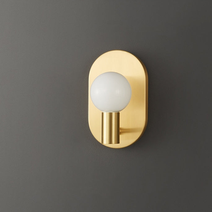 Applique murale contemporaine nordique ovale en laiton avec boule en verre à 1 lumière pour couloir 