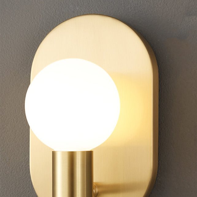 Applique murale contemporaine nordique ovale en laiton avec boule en verre à 1 lumière pour couloir 