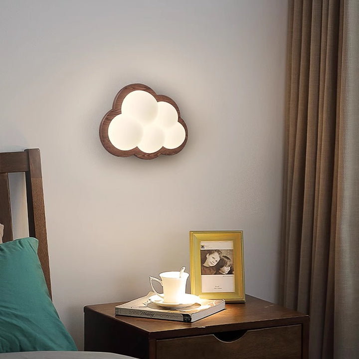 Applique murale LED avec base en bois Creative Cloud contemporaine et abat-jour en PE pour chambre à coucher 
