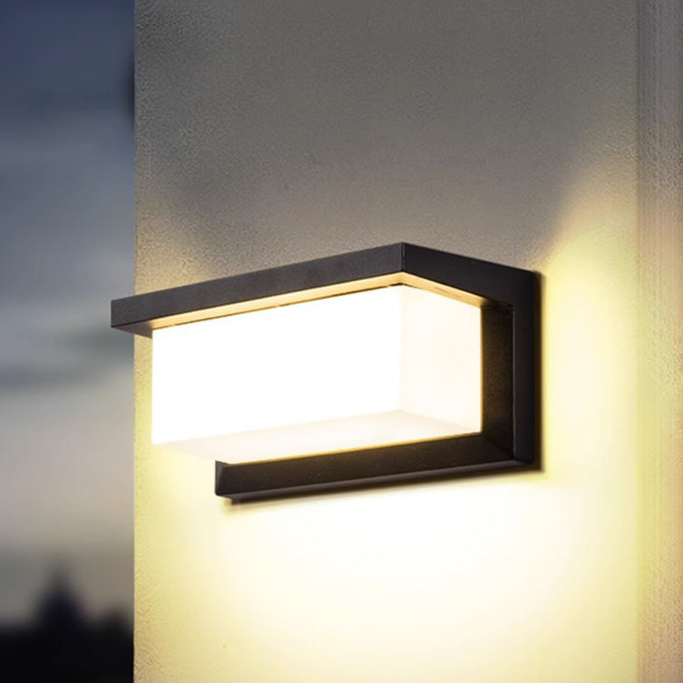 مصباح حائط LED مستطيل مقاوم للماء من الألومنيوم بتصميم حديث وبسيط للفناء الخارجي 