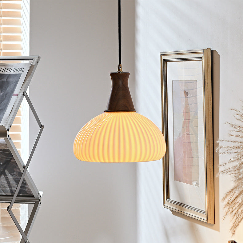Suspension contemporaine rétro en bois et céramique plissée à 1 lumière pour salon 