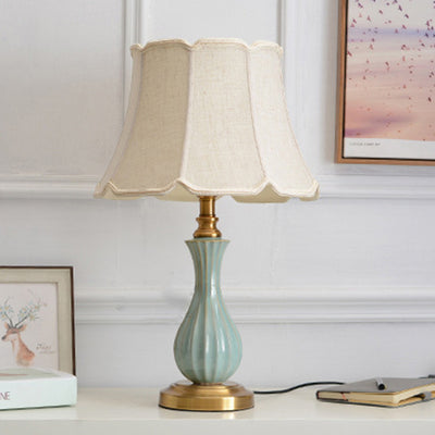 Lámpara de Mesa de 1 Luz de Cristal de Tela de Tambor Europea Tradicional de Cobre Para Sala de Estar 