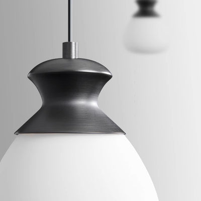 Zeitgenössische nordische Messing-Glasflasche Form 1-Licht Pendelleuchte für das Wohnzimmer 