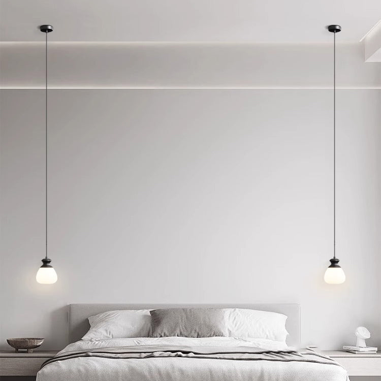 Zeitgenössische nordische Messing-Glasflasche Form 1-Licht Pendelleuchte für das Wohnzimmer 
