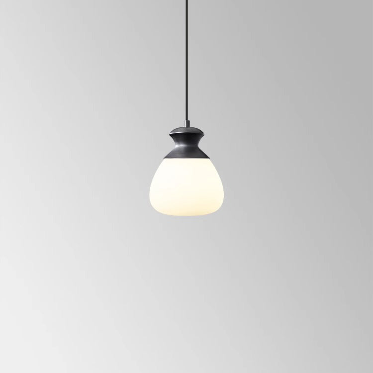 Zeitgenössische nordische Messing-Glasflasche Form 1-Licht Pendelleuchte für das Wohnzimmer 