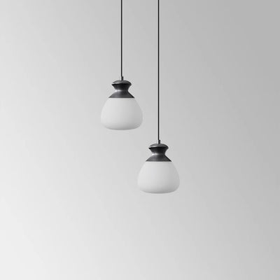 Zeitgenössische nordische Messing-Glasflasche Form 1-Licht Pendelleuchte für das Wohnzimmer 