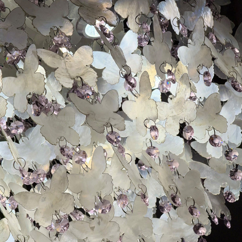 Lustre encastré LED en forme de papillon en cristal créatif contemporain en acier inoxydable avec carillon éolien en coquillage pour chambre à coucher 