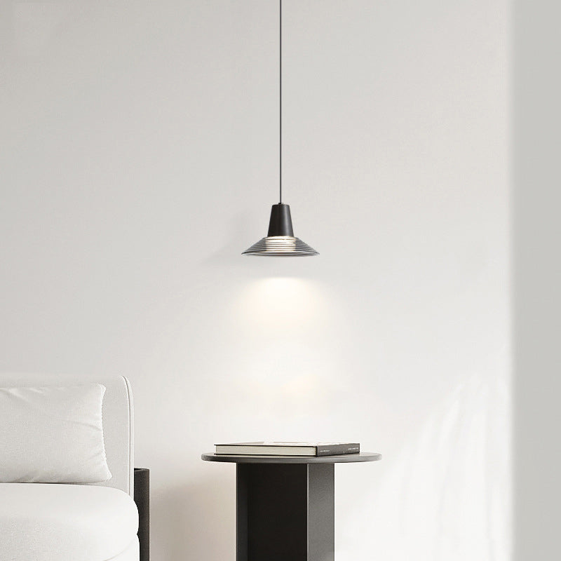 Moderna lámpara colgante de lujo en forma de cono de vidrio y latón con LED para sala de estar 