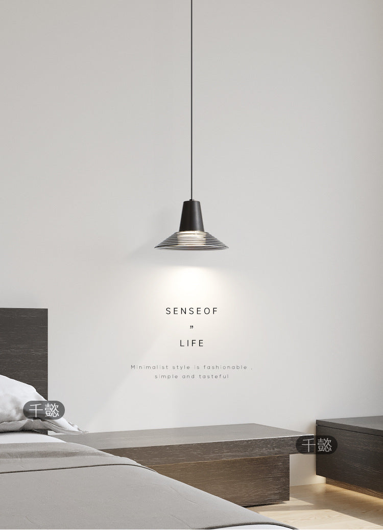 Moderna lámpara colgante de lujo en forma de cono de vidrio y latón con LED para sala de estar 