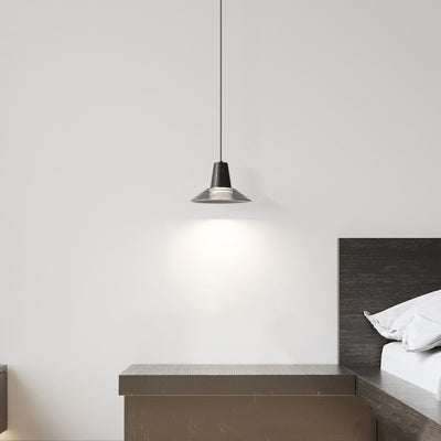 Moderna lámpara colgante de lujo en forma de cono de vidrio y latón con LED para sala de estar 