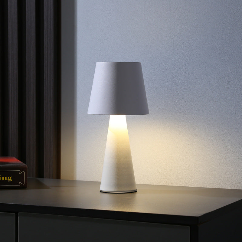 モダンミニマリストシリンダーアイロンアクリルUSB LEDテーブルランプ寝室用 