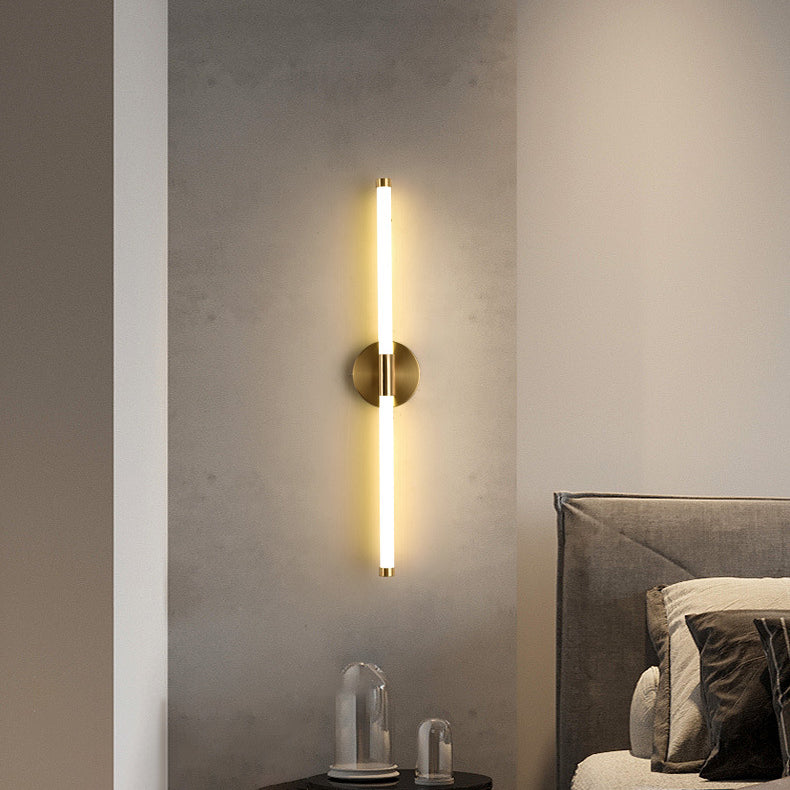 Moderne minimalistische runde Basis lange Streifen Eisen Silikon LED Wandleuchte für Schlafzimmer 