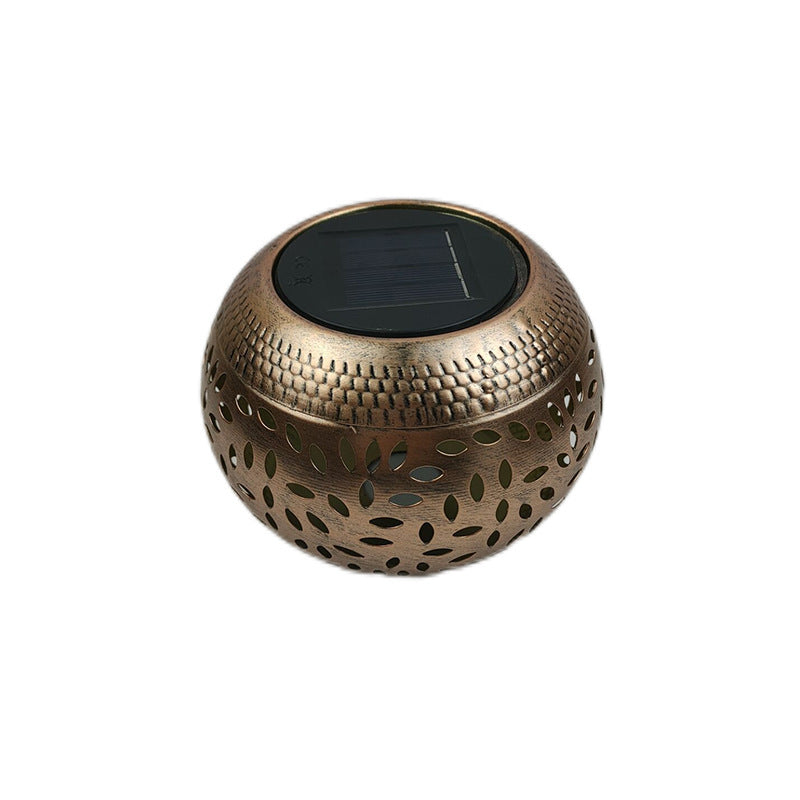Art déco moderne Lanterne solaire en fer à petits trous Forme de lumières LED extérieures pour jardin 