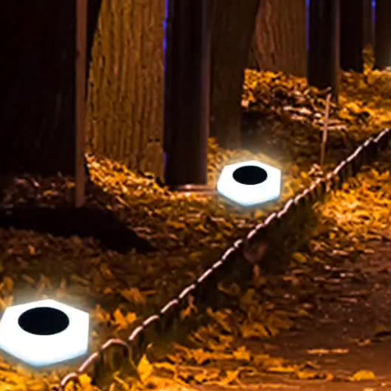ضوء حديقة LED سداسي الشكل مقاوم للماء يعمل بالطاقة الشمسية بأسلوب عصري وبسيط مصنوع من البلاستيك الأكريليكي للتركيب في الأرض 