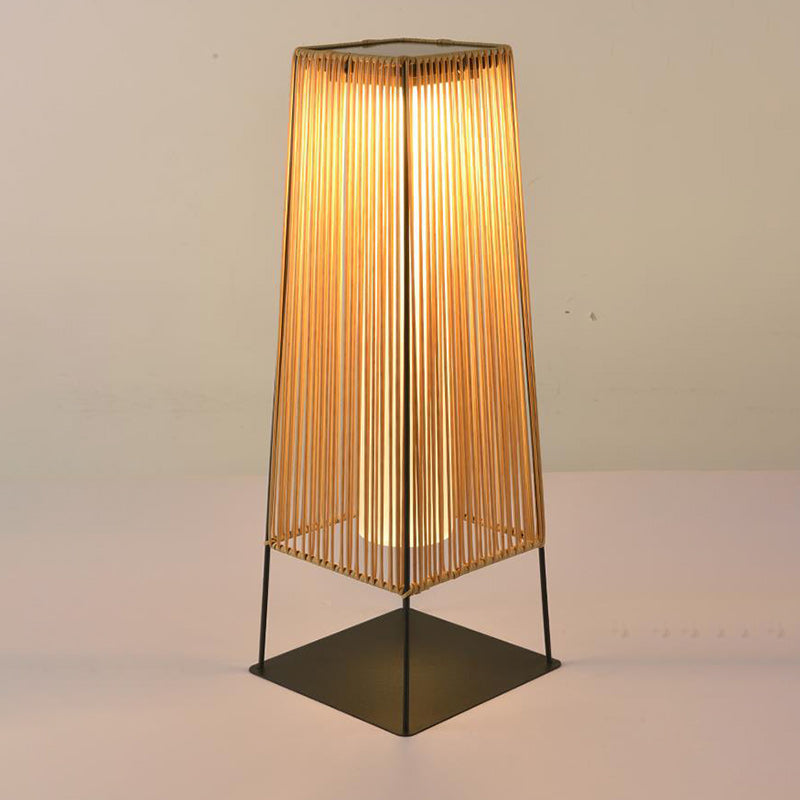 Lumière paysagère LED moderne minimaliste solaire étanche en bande prismatique en acier inoxydable et rotin pour patio extérieur 
