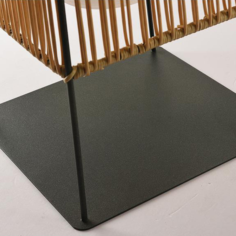 Lumière paysagère LED moderne minimaliste solaire étanche en bande prismatique en acier inoxydable et rotin pour patio extérieur 