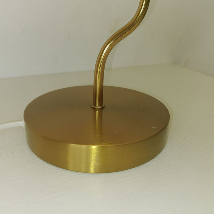 Lampe de table 1 lumière en tissu métal avec base en disque courbé pour chambre à coucher 