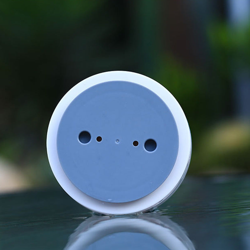 ضوء LED بلاستيكي حديث بسيط مقاوم للماء على شكل أسطوانة مستديرة بنمط مجوف لمناظر حديقة 