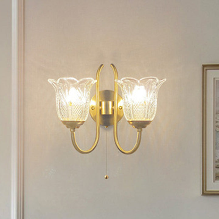 Apliqué de pared de lujo contemporáneo con base de disco floral en relieve de cobre y vidrio 1/2 luz para dormitorio 