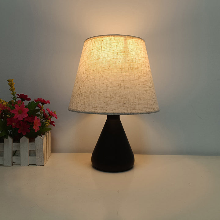 Lámpara de mesa de 1 luz de tela de hierro cónico para dormitorio, mesa redonda minimalista moderna 
