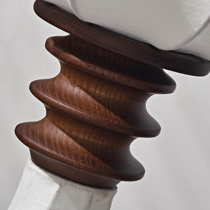 Lampe de sol LED en bois de frêne à couches multiples avec tissu et forme de larme ovale traditionnelle française pour salon 