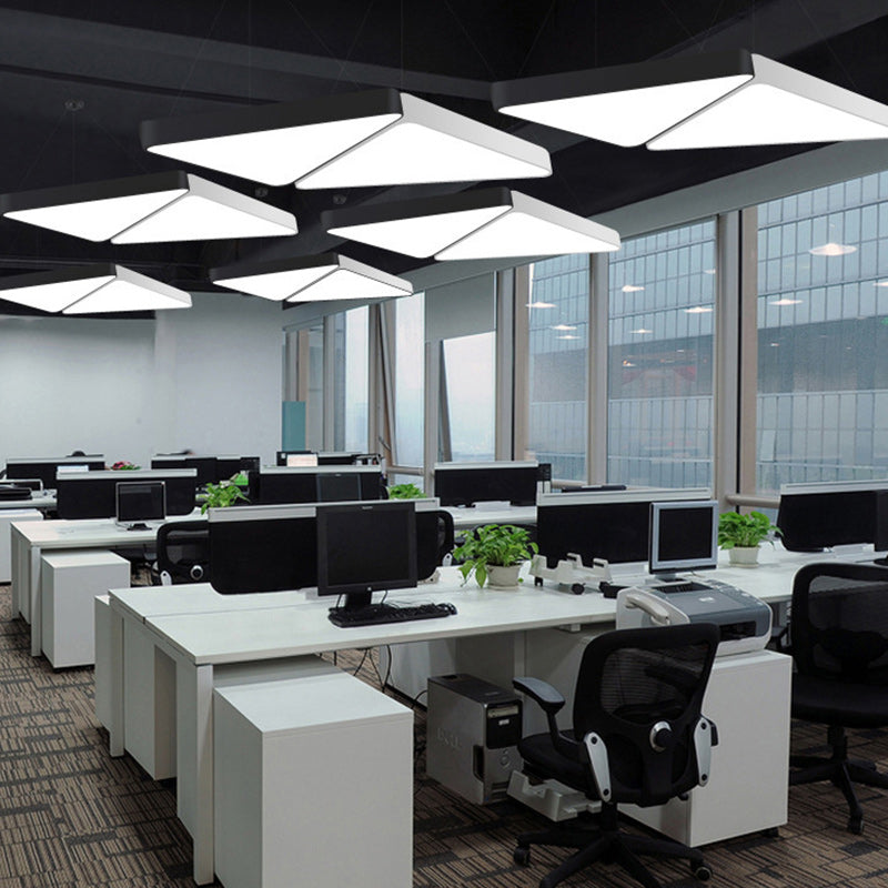 Lampe suspendue LED en acrylique et fer creux triangulaire minimaliste moderne pour salon 