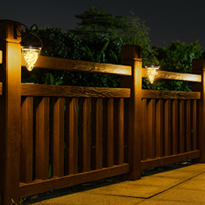 Lumière Suspendue à LED Étanche Solaire Minimaliste Moderne en Filigrane en Cône PC ABS pour Jardin 