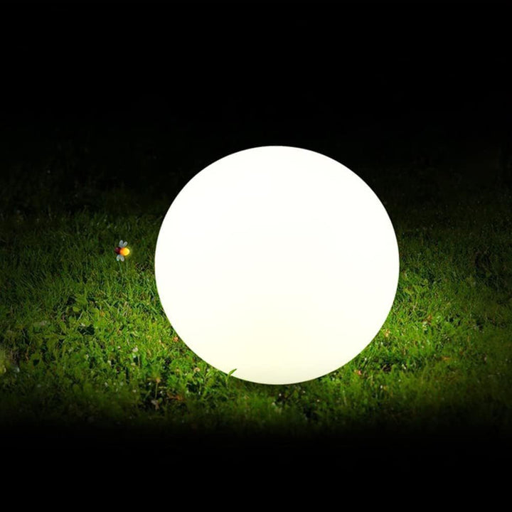 Modernes minimalistisches Solar-wasserdichtes Globe-Kunststoff-PE-LED-Außenrasen-Landschaftslicht für Garten 