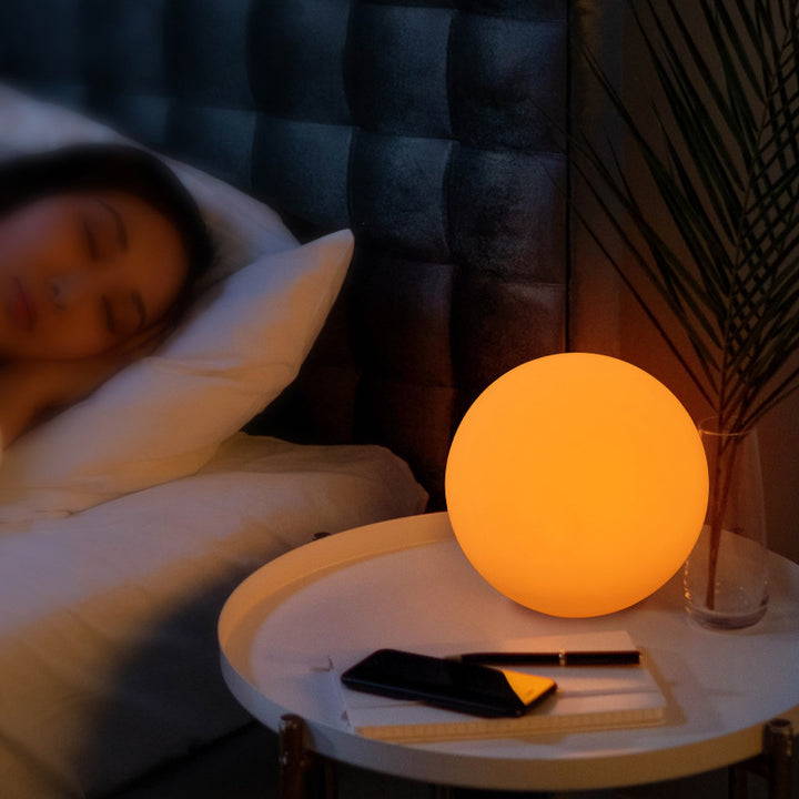 Modernes minimalistisches Solar-wasserdichtes Globe-Kunststoff-PE-LED-Außenrasen-Landschaftslicht für Garten 