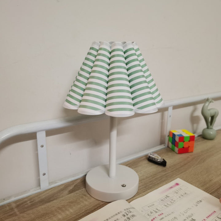 Lámpara de mesa de 1 luz con base de disco de tallo en forma de pétalo redonda moderna minimalista para dormitorio 