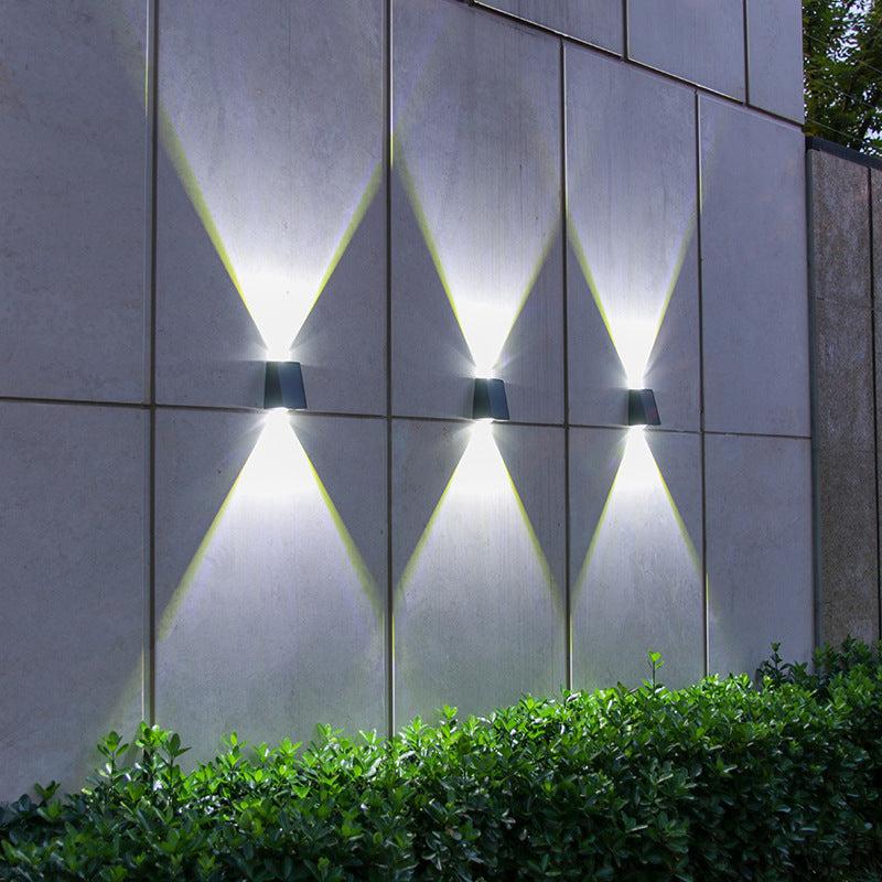 Applique murale extérieure LED en ABS PVC rectangulaire trapézoïdale imperméable solaire minimaliste moderne pour jardin 