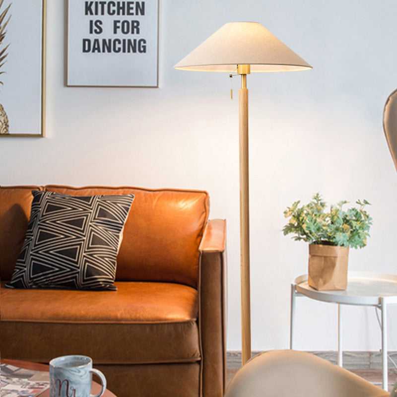 Lampe de sol contemporaine scandinave à une lumière avec base cylindrique en bois et tissu pour salon 