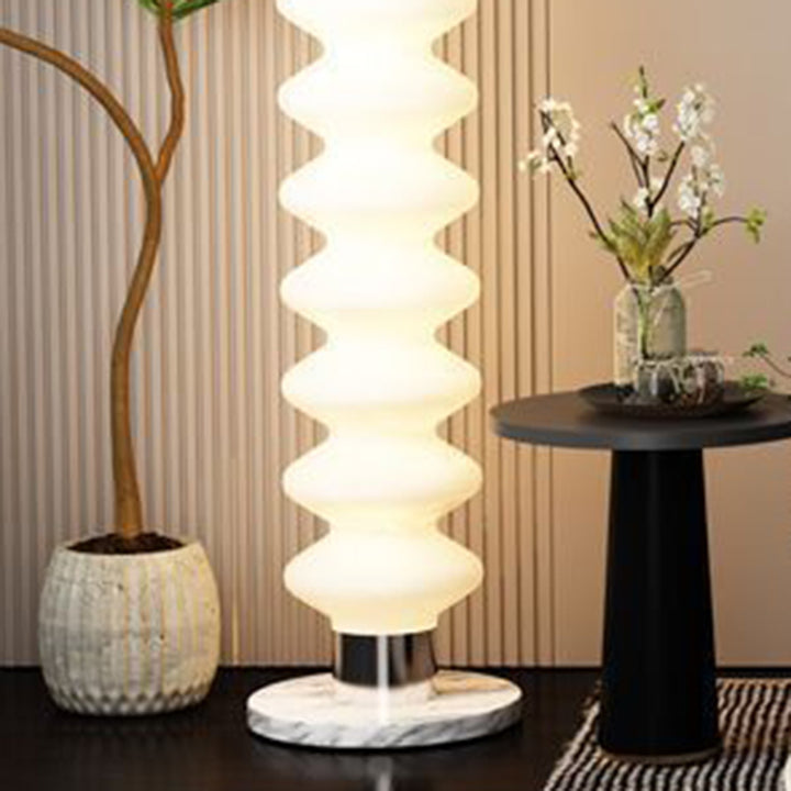 Zeitgenössische skandinavische Kürbis-Mehrschicht-Stehlampe aus Eisen-Marmor und Acrylschirm, LED-Stehlampe für Wohnzimmer 