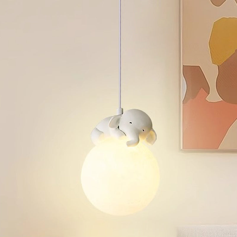 Lumière suspendue 1-lumière en résine pour chambre à coucher avec matériel en PE, design moderne minimaliste, dessin animé pour enfants, lune, animaux mignons, ours, lapin, chien, éléphant, mouton 