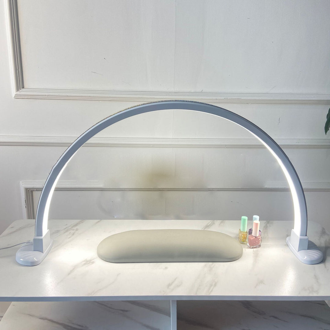 Lampe de table LED en aluminium PVC avec diamants écrasés incurvés minimaliste moderne pour salon 