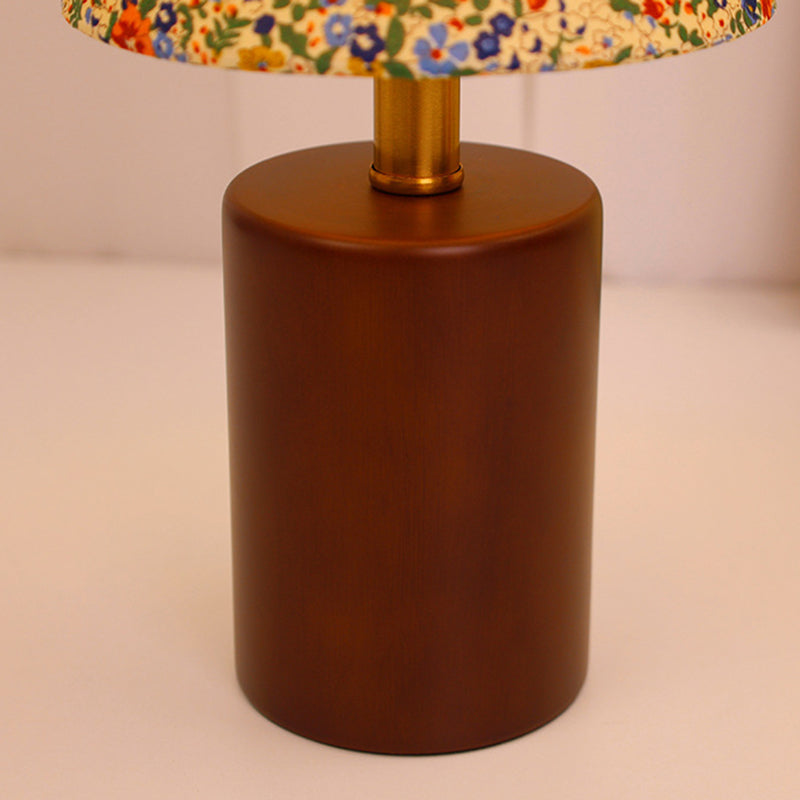 Traditionelle Vintage Rundtisch Kugel Zylinder Basis Floral Trim Massivholz Stoff LED Tischlampe für Schlafzimmer 