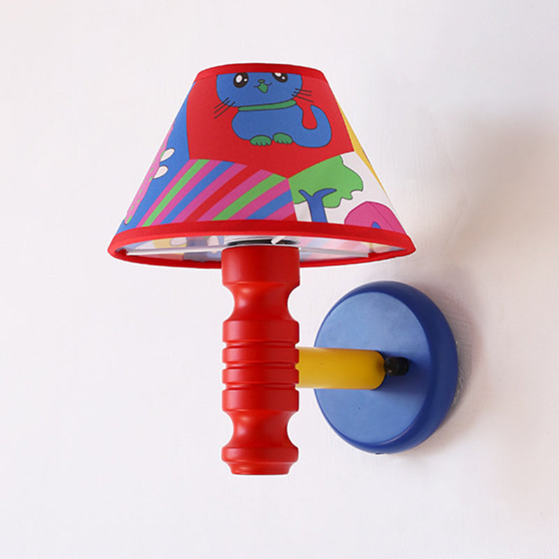 Lámpara de Aplique de Pared de 1 Luz para Dormitorio con Mesa Redonda de Pintura de Niños en Estilo Contemporáneo Escandinavo, Cilindro de Hierro, Tela y Madera 