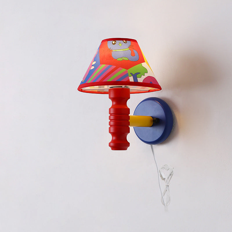 Lámpara de Aplique de Pared de 1 Luz para Dormitorio con Mesa Redonda de Pintura de Niños en Estilo Contemporáneo Escandinavo, Cilindro de Hierro, Tela y Madera 