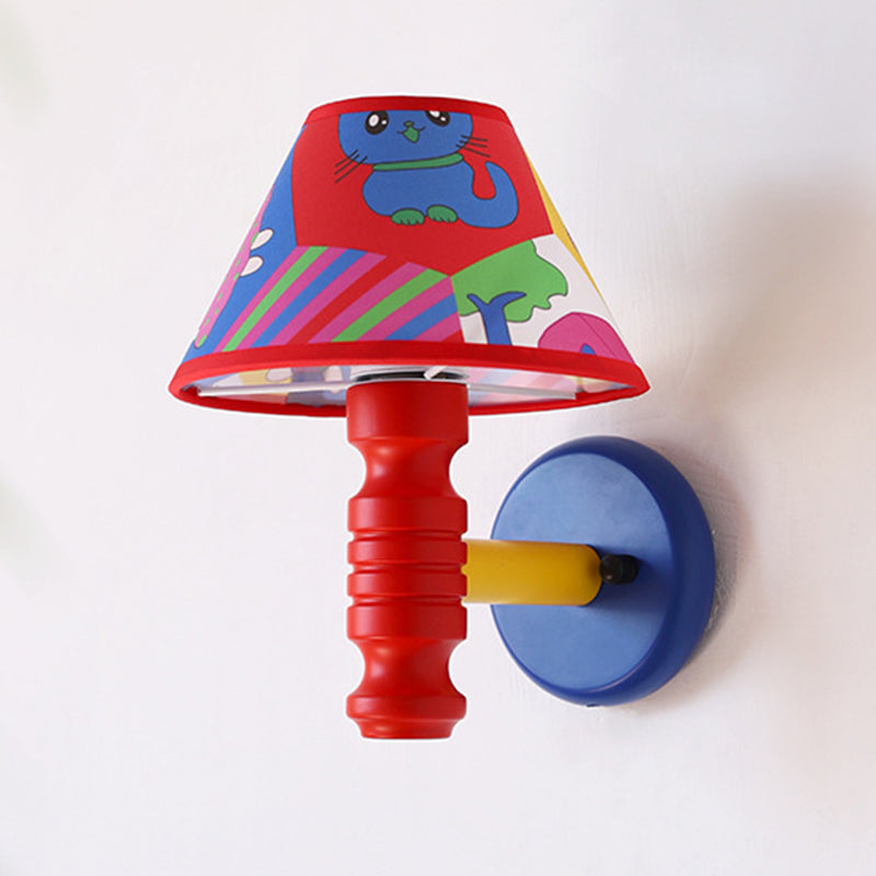 Lámpara de Aplique de Pared de 1 Luz para Dormitorio con Mesa Redonda de Pintura de Niños en Estilo Contemporáneo Escandinavo, Cilindro de Hierro, Tela y Madera 
