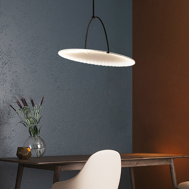 Lustre LED en tissu de fer courbé rond contemporain scandinave pour salon 