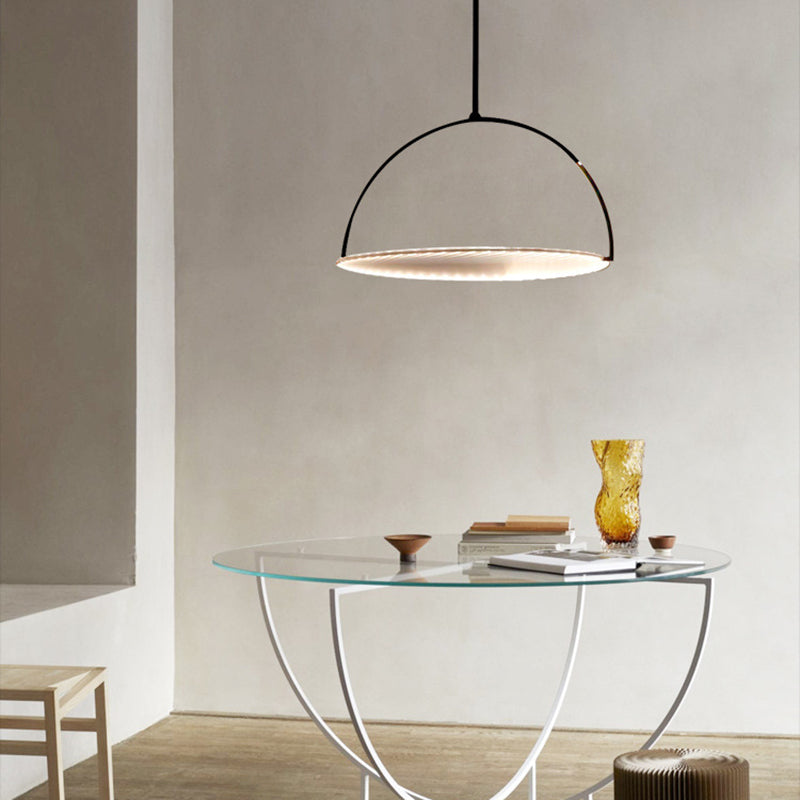 Lustre LED en tissu de fer courbé rond contemporain scandinave pour salon 